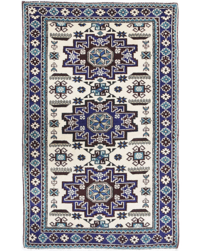 Kazak 2' 3" X 3' 9" Hand Knotted Wool Rug 2' 3" X 3' 9" (69 X 114) / Ivory / Wool