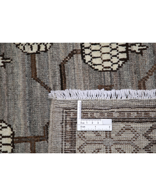 Khotan 5' 6" X 7' 7" Hand Knotted Wool Rug 5' 6" X 7' 7" (168 X 231) / Grey / Wool