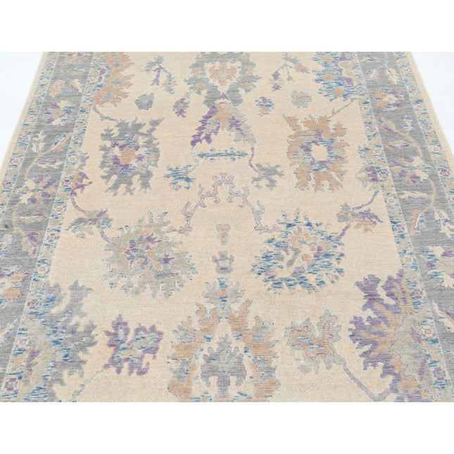 Lily 5' 3" X 8' 10" Wool Powered-Loomed Rug 5' 3" X 8' 10" (160 X 269) / Ivory / Grey