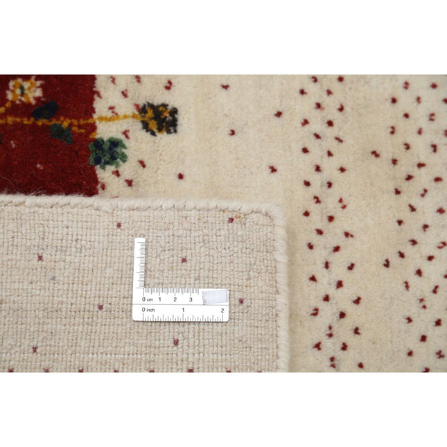 Modren 4' 8" X 6' 7" Wool Hand-Knotted Rug 4' 8" X 6' 7" (142 X 201) / Ivory / Red