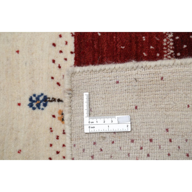 Modren 4' 7" X 6' 5" Wool Hand-Knotted Rug 4' 7" X 6' 5" (140 X 196) / Ivory / Red