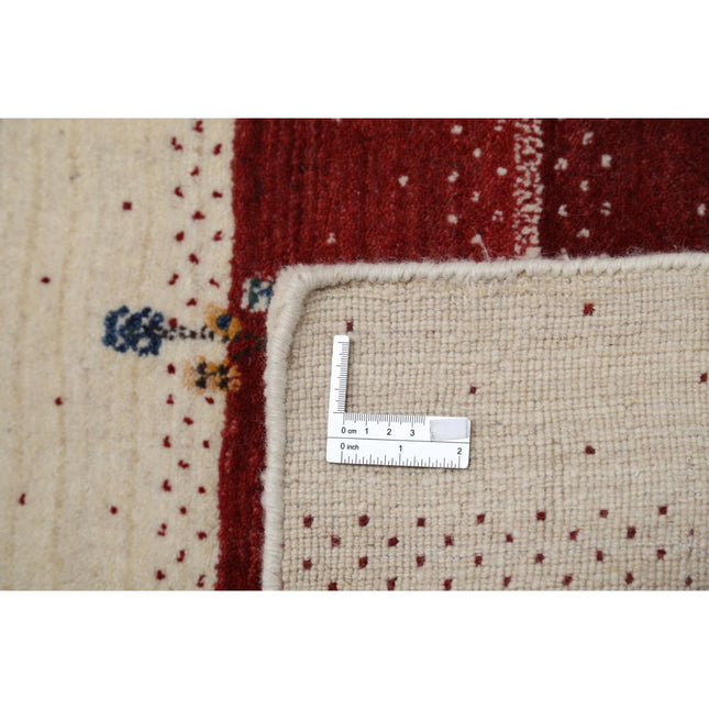 Modren 4' 8" X 6' 7" Wool Hand-Knotted Rug 4' 8" X 6' 7" (142 X 201) / Ivory / Red