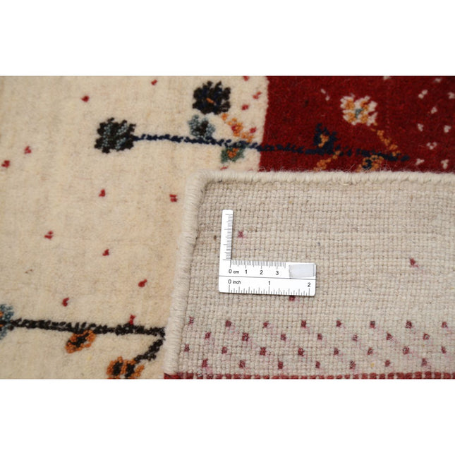 Modren 4' 6" X 6' 5" Wool Hand-Knotted Rug 4' 6" X 6' 5" (137 X 196) / Ivory / Red