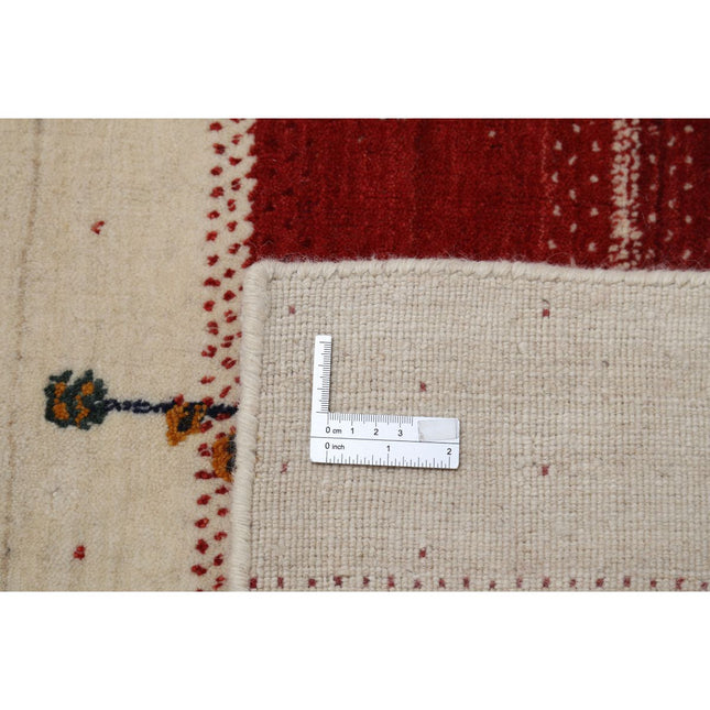 Modren 5' 3" X 7' 5" Wool Hand-Knotted Rug 5' 3" X 7' 5" (160 X 226) / Ivory / Red