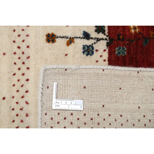 Modren 4' 7" X 6' 6" Wool Hand-Knotted Rug 4' 7" X 6' 6" (140 X 198) / Ivory / Red