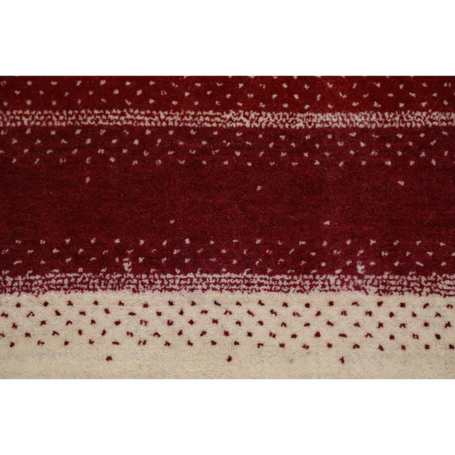 Modren 5' 2" X 7' 5" Wool Hand-Knotted Rug 5' 2" X 7' 5" (157 X 226) / Ivory / Red