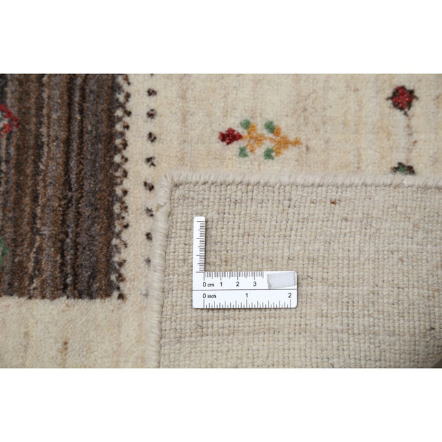 Modren 5' 9" X 7' 10" Wool Hand-Knotted Rug 5' 9" X 7' 10" (175 X 239) / Ivory / Brown