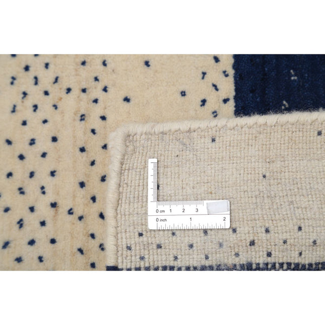 Modren 2' 8" X 3' 11" Wool Hand-Knotted Rug 2' 8" X 3' 11" (81 X 119) / Ivory / Blue