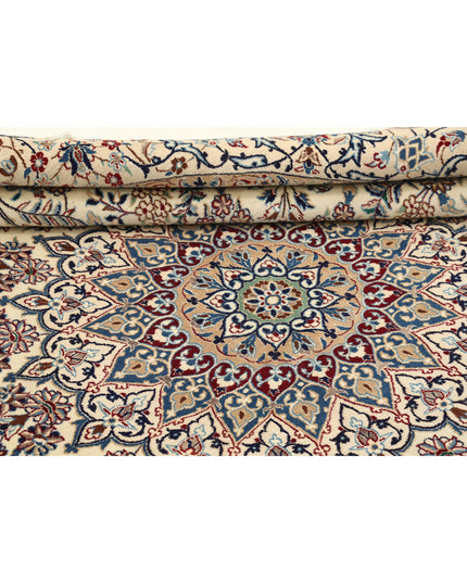 Nain 9' 5" X 9' 8" Hand Knotted Wool Rug 9' 5" X 9' 8" (287 X 295) / Ivory / Wool