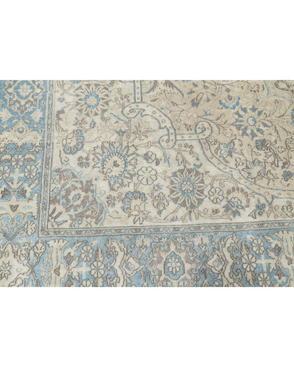 Nain 7' 8" X 11' 2" Hand Knotted Wool Rug 7' 8" X 11' 2" (234 X 340) / Taupe / Wool