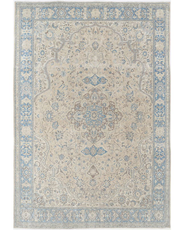 Nain 7' 8" X 11' 2" Hand Knotted Wool Rug 7' 8" X 11' 2" (234 X 340) / Taupe / Wool