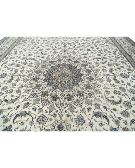 Nain 16' 3" X 25' 6" Hand Knotted Wool & Silk Rug 16' 3" X 25' 6" (495 X 777) / Ivory / Wool & Silk
