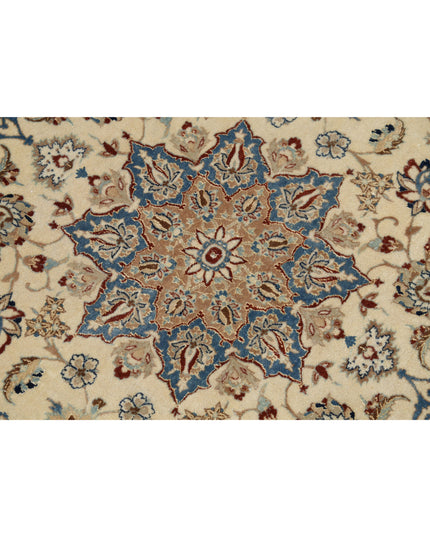 Nain 3' 7" X 5' 6" Hand Knotted Wool & Silk Rug 3' 7" X 5' 6" (109 X 168) / Ivory / Wool & Silk