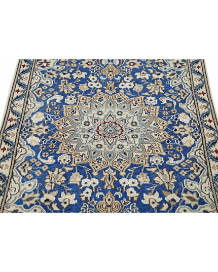 Nain 2' 9" X 4' 5" Hand Knotted Wool & Silk Rug 2' 9" X 4' 5" (84 X 135) / Blue / Wool & Silk