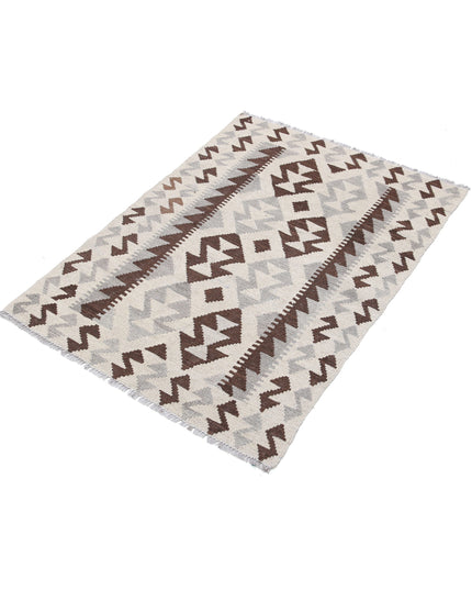 Natural Kilim 2' 9" X 3' 10" Hand Knotted Wool Kilim 2' 9" X 3' 10" (84 X 117) / Ivory / Wool