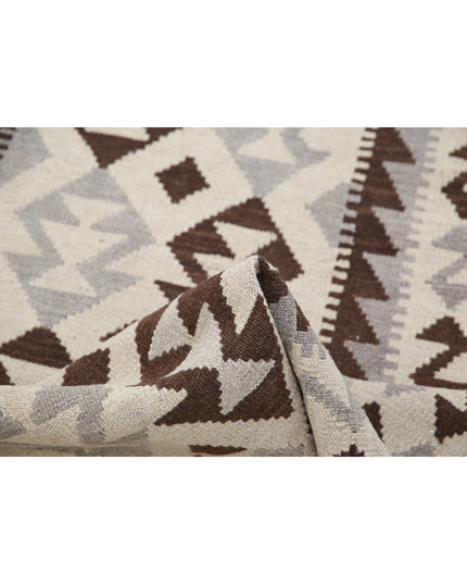Natural Kilim 2' 9" X 3' 10" Hand Knotted Wool Kilim 2' 9" X 3' 10" (84 X 117) / Ivory / Wool