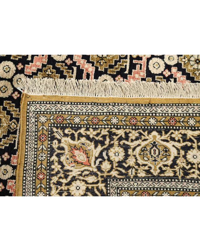 Qum 4' 5" X 6' 10" Hand Knotted Silk Rug 4' 5" X 6' 10" (135 X 208) / Peach / Silk