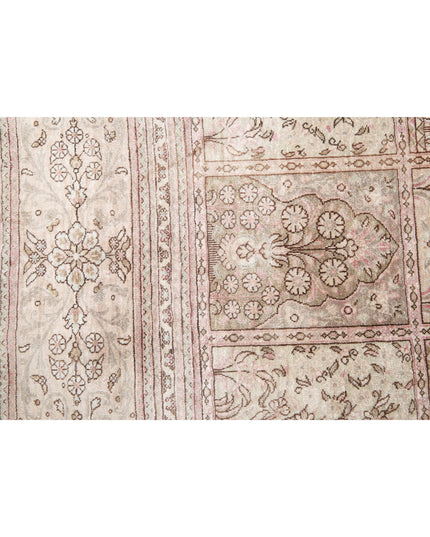 Qum 6' 3" X 7' 1" Hand Knotted Silk Rug 6' 3" X 7' 1" (191 X 216) / Brown / Silk
