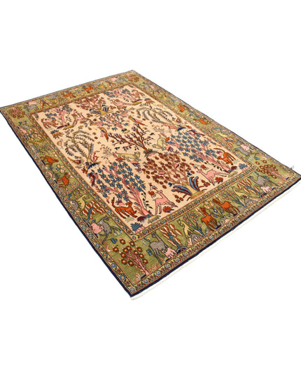 Qum 4' 6" X 6' 8" Hand Knotted Wool Rug 4' 6" X 6' 8" (137 X 203) / Ivory / Wool