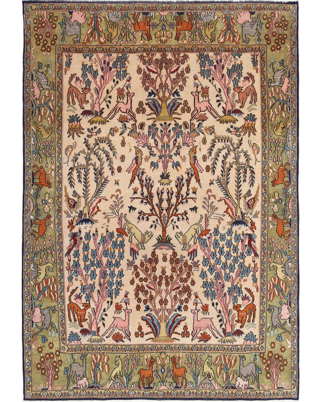 Qum 4' 6" X 6' 8" Hand Knotted Wool Rug 4' 6" X 6' 8" (137 X 203) / Ivory / Wool