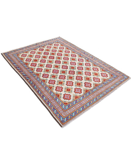 Revival 4' 10" X 6' 9" Hand Knotted Wool Rug 4' 10" X 6' 9" (147 X 206) / Ivory / Wool