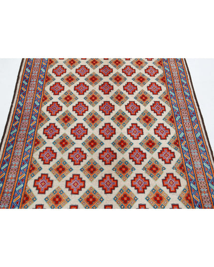 Revival 4' 10" X 6' 9" Hand Knotted Wool Rug 4' 10" X 6' 9" (147 X 206) / Ivory / Wool