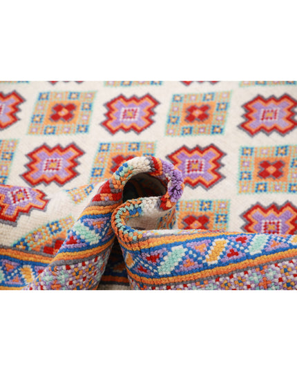 Revival 4' 10" X 6' 9" Hand Knotted Wool Rug 4' 10" X 6' 9" (147 X 206) / Ivory / Wool