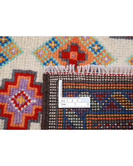 Revival 4' 10" X 6' 9" Hand Knotted Wool Rug 4' 10" X 6' 9" (147 X 206) / Ivory / Wool