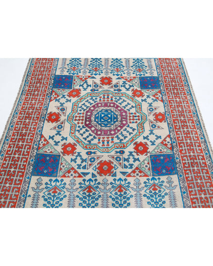 Revival 5' 0" X 6' 4" Hand Knotted Wool Rug 5' 0" X 6' 4" (152 X 193) / Ivory / Wool