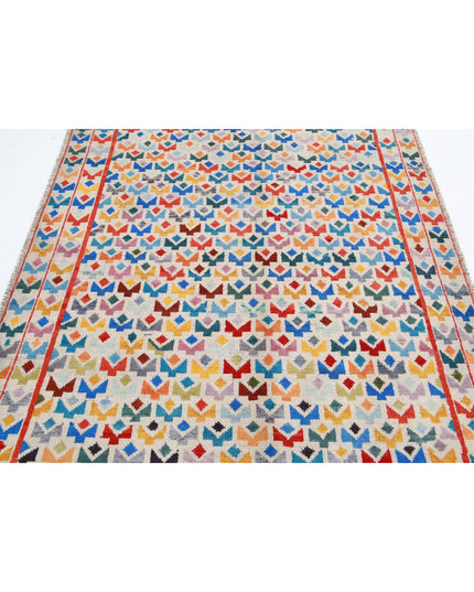 Revival 4' 11" X 6' 7" Hand Knotted Wool Rug 4' 11" X 6' 7" (150 X 201) / Ivory / Wool