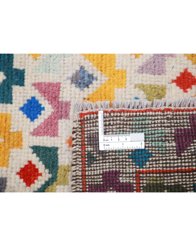 Revival 4' 11" X 6' 7" Hand Knotted Wool Rug 4' 11" X 6' 7" (150 X 201) / Ivory / Wool