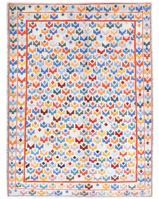 Revival 4' 11" X 6' 7" Hand Knotted Wool Rug 4' 11" X 6' 7" (150 X 201) / Ivory / Wool