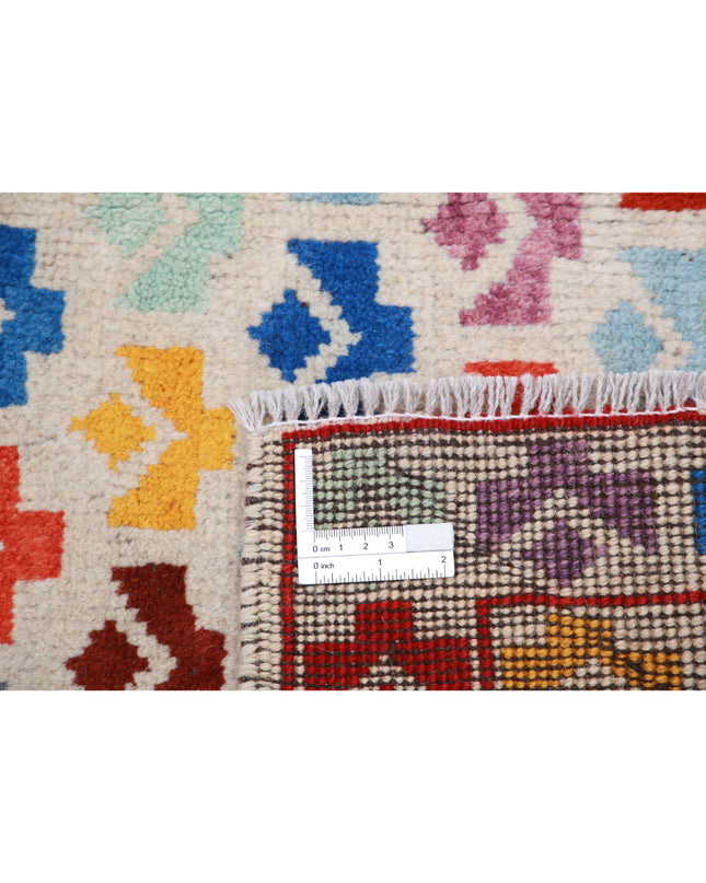 Revival 4' 11" X 6' 6" Hand Knotted Wool Rug 4' 11" X 6' 6" (150 X 198) / Ivory / Wool