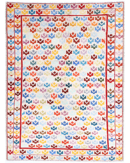 Revival 4' 11" X 6' 6" Hand Knotted Wool Rug 4' 11" X 6' 6" (150 X 198) / Ivory / Wool