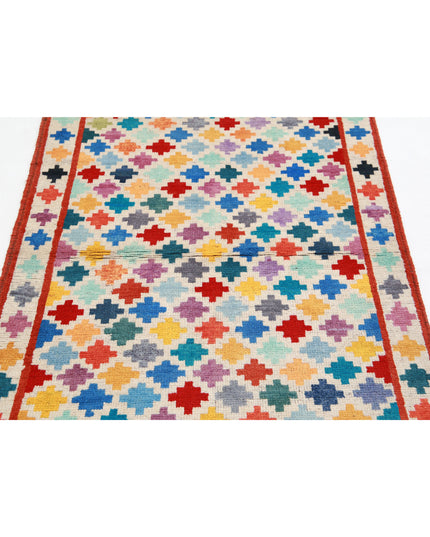 Revival 3' 4" X 5' 0" Hand Knotted Wool Rug 3' 4" X 5' 0" (101 X 152) / Ivory / Wool