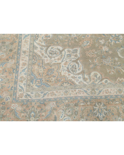 Sarouk 10' 6" X 12' 10" Hand Knotted Wool Rug 10' 6" X 12' 10" (320 X 391) / Green / Wool