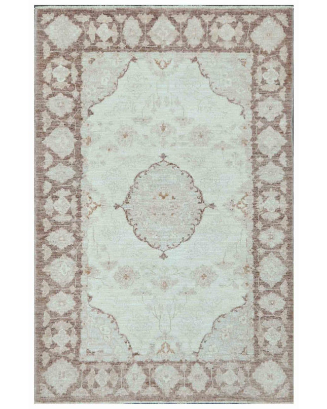 Serenity 3' 10" X 5' 10" Hand Knotted Wool Rug 3' 10" X 5' 10" (117 X 178) / Ivory / Wool
