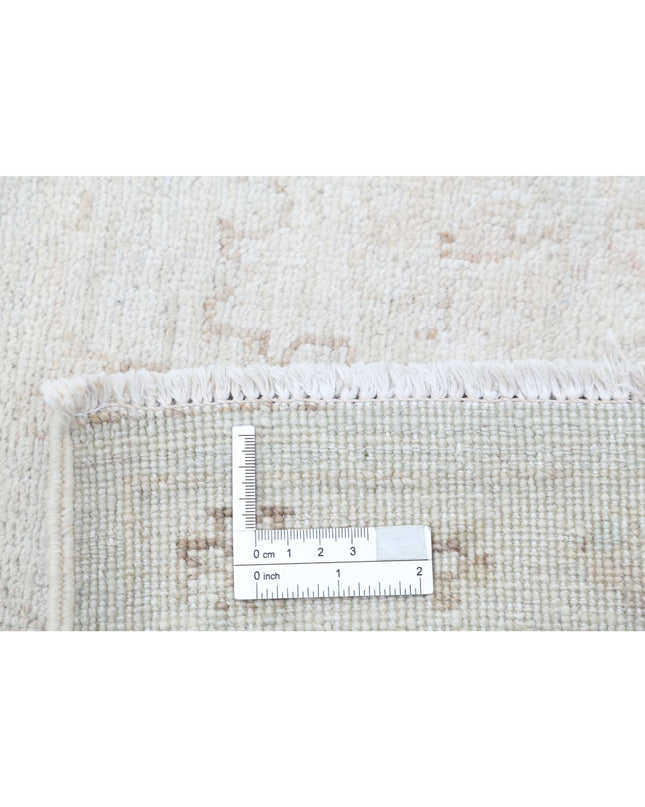 Serenity 8' 1" X 8' 0" Hand Knotted Wool Rug 8' 1" X 8' 0" (246 X 244) / Ivory / Wool