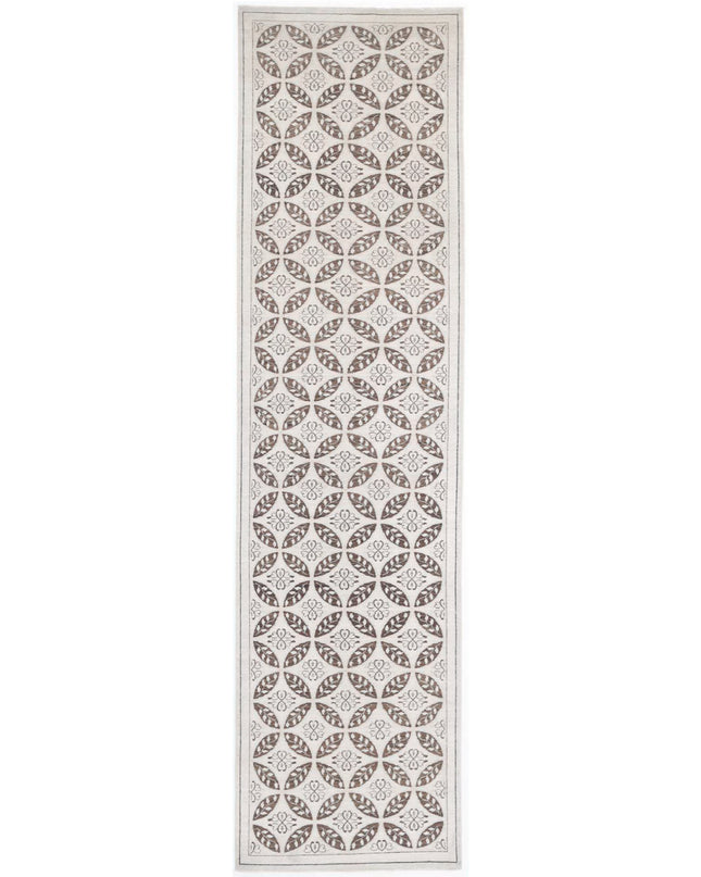 Serenity 3' 9" X 16' 2" Hand Knotted Wool Rug 3' 9" X 16' 2" (114 X 493) / Ivory / Wool