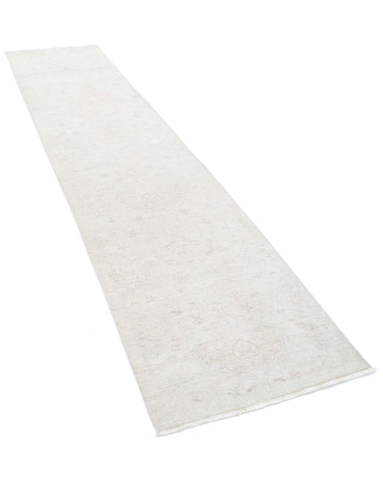Serenity 2' 8" X 11' 11" Hand Knotted Wool Rug 2' 8" X 11' 11" (81 X 363) / Ivory / Wool