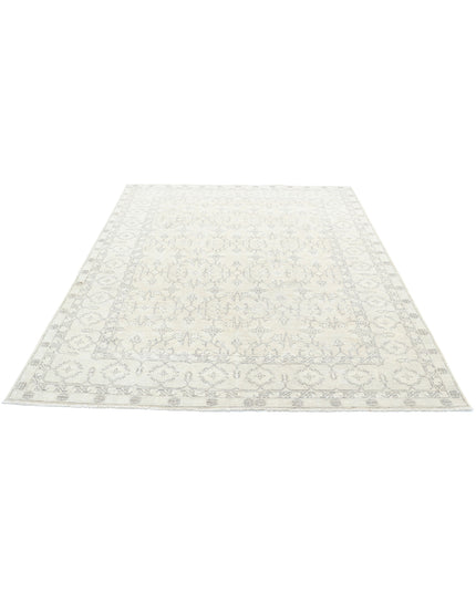 Serenity 6' 0" X 7' 9" Hand Knotted Wool Rug 6' 0" X 7' 9" (183 X 236) / Ivory / Wool