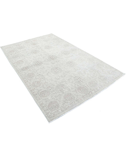 Serenity 5' 4" X 8' 2" Hand Knotted Wool Rug 5' 4" X 8' 2" (162 X 249) / Ivory / Wool