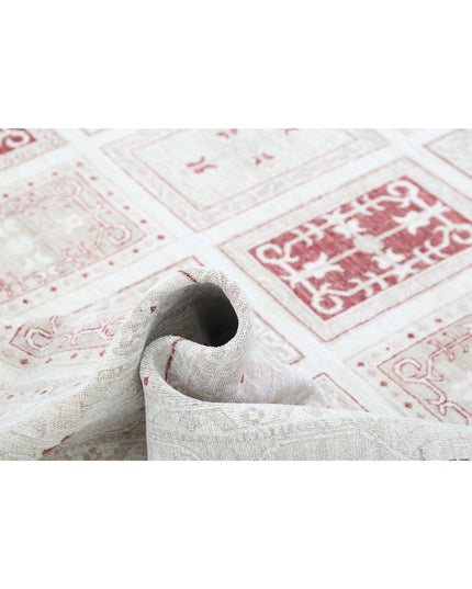 Serenity 8' 1" X 11' 2" Hand Knotted Wool Rug 8' 1" X 11' 2" (246 X 340) / Ivory / Wool