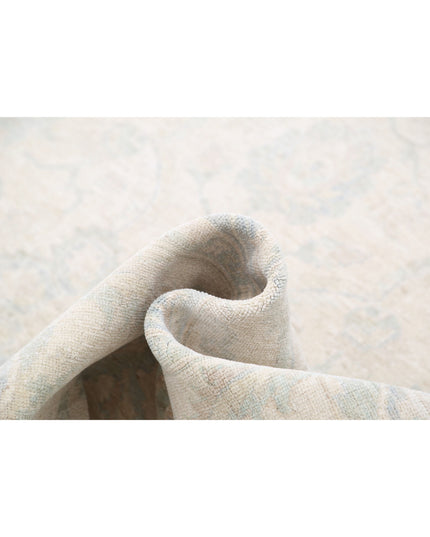 Serenity 10' 0" X 14' 2" Hand Knotted Wool Rug 10' 0" X 14' 2" (305 X 432) / Ivory / Wool