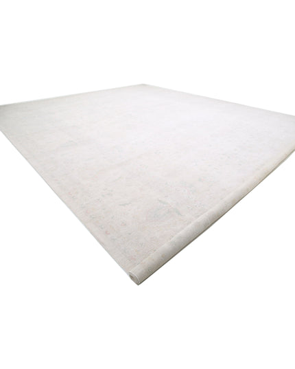 Serenity 19' 4" X 25' 6" Hand Knotted Wool Rug 19' 4" X 25' 6" (589 X 777) / Ivory / Wool