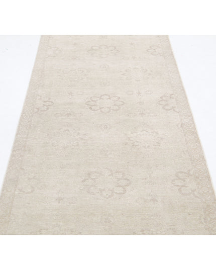 Serenity 3' 0" X 9' 10" Hand Knotted Wool Rug 3' 0" X 9' 10" (91 X 300) / Ivory / Wool