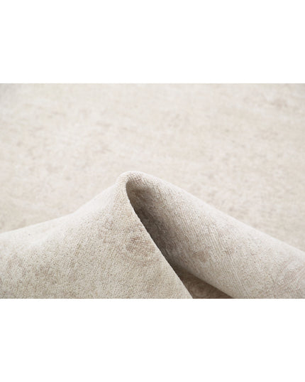 Serenity 3' 0" X 9' 10" Hand Knotted Wool Rug 3' 0" X 9' 10" (91 X 300) / Ivory / Wool