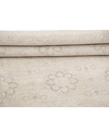 Serenity 3' 0" X 9' 10" Hand Knotted Wool Rug 3' 0" X 9' 10" (91 X 300) / Ivory / Wool