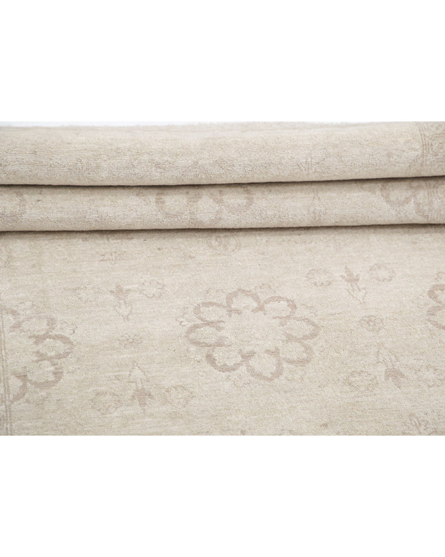 Serenity 3' 0" X 9' 10" Hand Knotted Wool Rug 3' 0" X 9' 10" (91 X 300) / Ivory / Wool