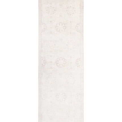Serenity 3' 0" X 9' 10" Hand Knotted Wool Rug 3' 0" X 9' 10" (91 X 300) / Ivory / Wool